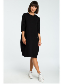 B083 Didelė suknelė su kišene priekyje - juoda