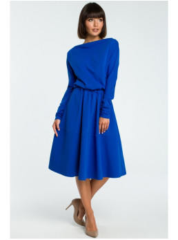 B087 Prigludusi ir platėjanti midi suknelė - karališka mėlyna