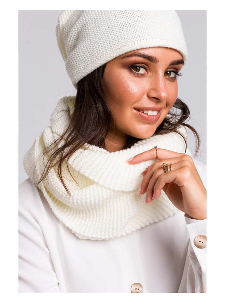 BK042 Apskritas šalikas - nebalinta