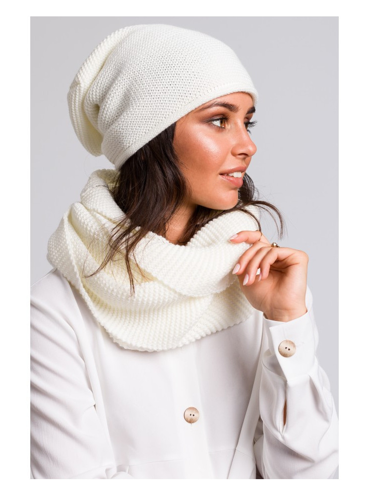 BK044 Žieminė kepurė „Barchatkas“ - nebalinta