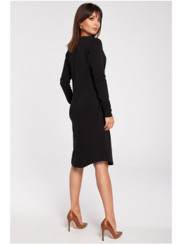 B017 A silueto suknelė su V formos iškirpte - juoda