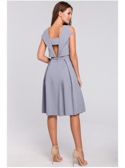 .K005 Priglundanti ir platėjanti suknelė atvira nugara - dove grey
