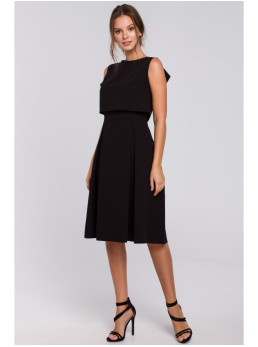 .K005 Priglundanti ir platėjanti suknelė atvira nugara - juoda