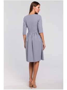 .K010 Priglundanti ir platėjanti suknelė su raukta talija - dove grey
