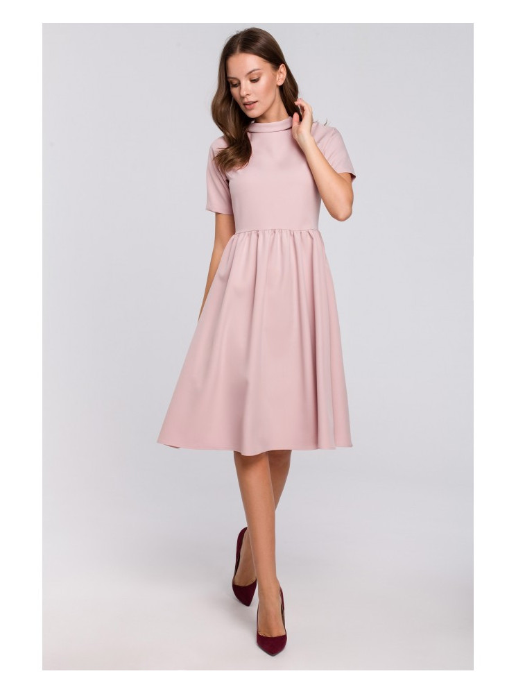 .K028 Klėšinio silueto suknelė aukštu kaklu - crepe pink