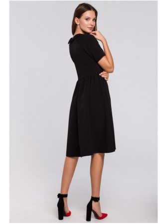 .K028 Klėšinio silueto suknelė aukštu kaklu - juoda