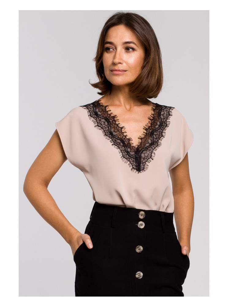 S206 Bliuzelė be rankovių su nėriniuota iškirpte - smėlio