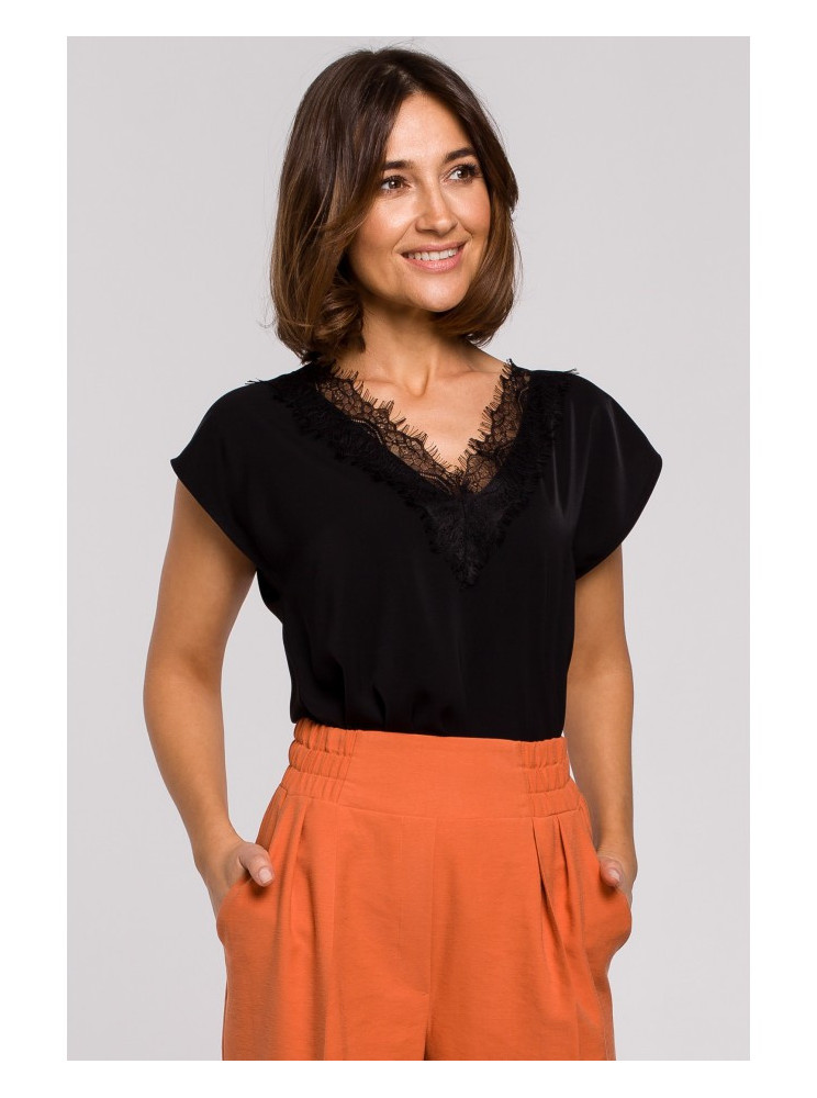 S206 Berankovė palaidinė nėriniuota iškirpte - juoda