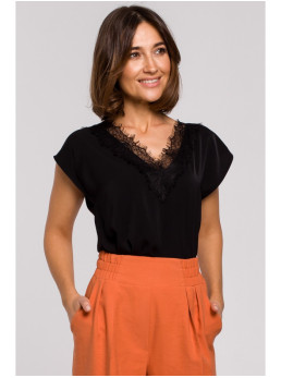 S206 Berankovė palaidinė nėriniuota iškirpte - juoda