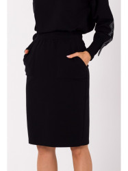 M728 Fitted skirt with patch pockets - black
