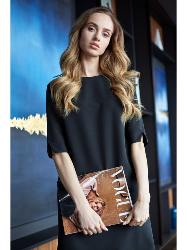 S113 Minimalist dress with back v-neck - black