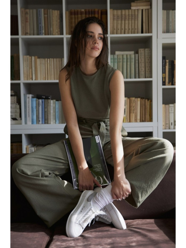 B256 Sleeveless jumpsuit with patch pockets - olive