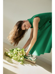 B261 Prigludusi medvilninė suknelė - žalia