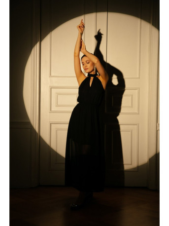 K169 Chiffon dress with a tie neck - black