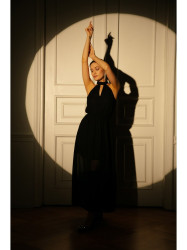 K169 Chiffon dress with a tie neck - black