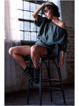 B079 Oversized blouse with a wrap detail - military green