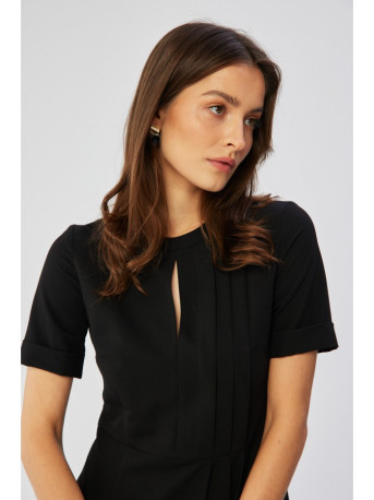 S361 Shift dress with pleats on the side - black