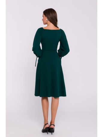 S383 Flared dress with puff sleeves - green