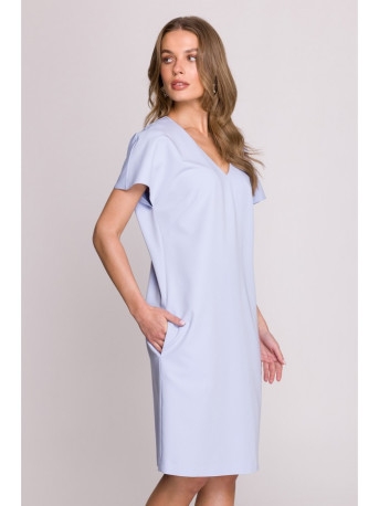 S392 Relaxed fit dress with V-neck - light blue