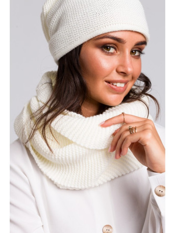 BK042 Circle scarf - ecru