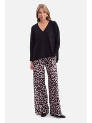 B304 Knit V-neck pullover top - black