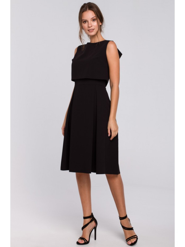 K005 Fit & flare dress with open back - black